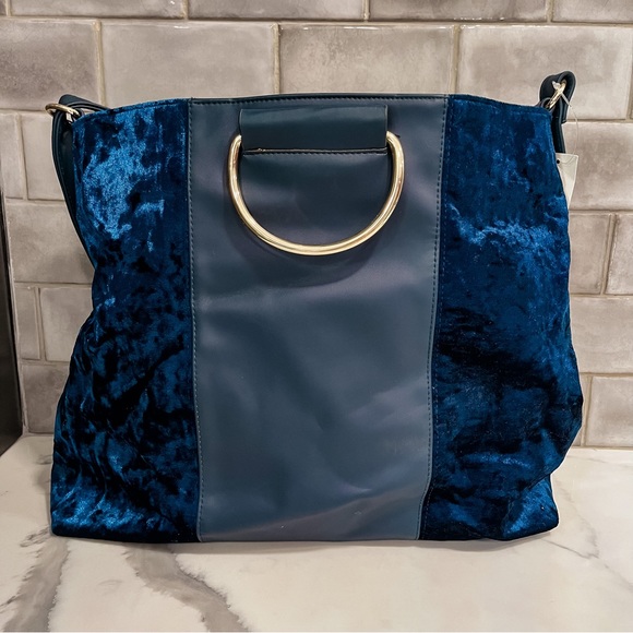 NWT Francesca’s Accessories Crushed Velvet - Blue - Picture 2 of 4